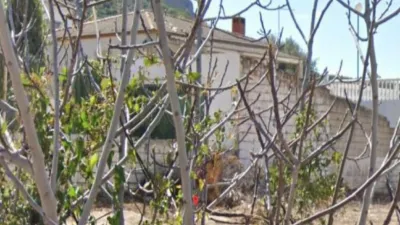 House on President Adolfo Suarez Street, No. S/N photo 3
